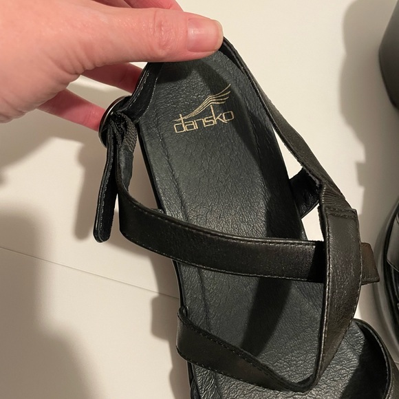 Dansko Brand Women's Julie Black Full Grain Wedge Sandal Size 40 Leather - Picture 3 of 7